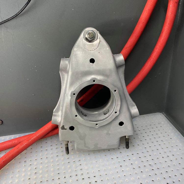 Upright till formelbil efter vattenpolering